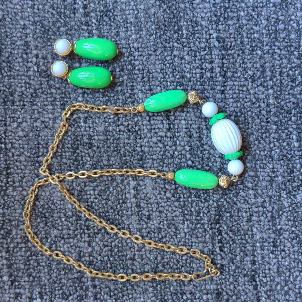Vintage necklace & earrings